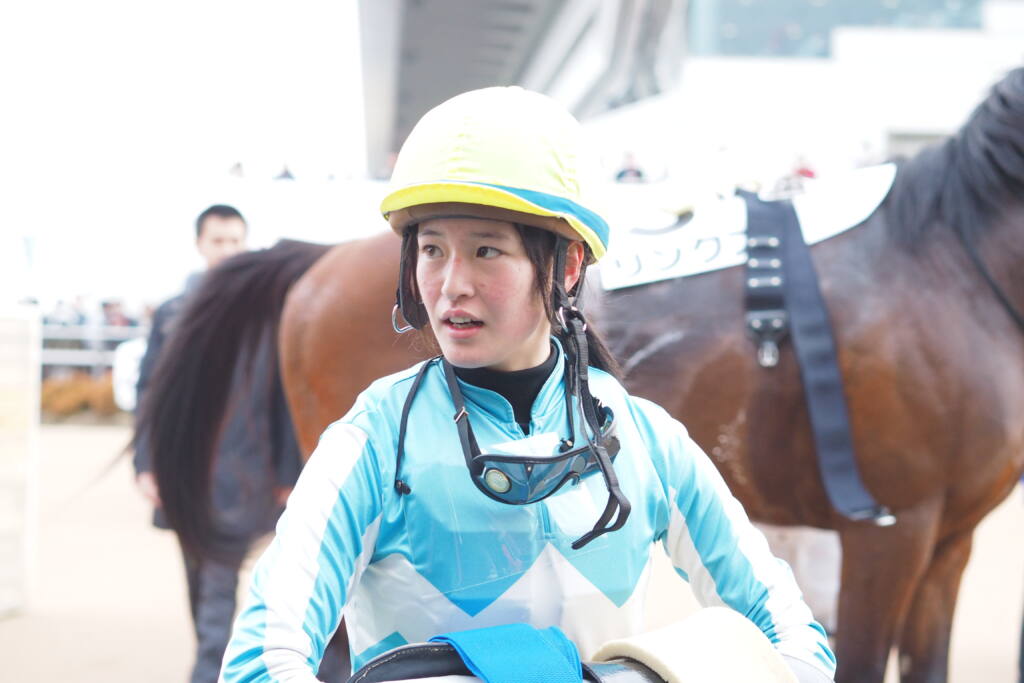 動画 藤田菜七子騎手が左鎖骨折後に乗馬していた プレート除去