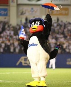 【中の人は誰？】ヤクルトつば九郎が2026年3月31日の広島戦に復帰の予定と発表！